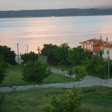 Irmak Family Pension & Apartments Ечеабат Екстериор снимка