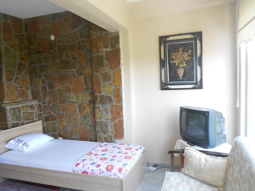 Irmak Family Pension & Apartments Ечеабат Стая снимка