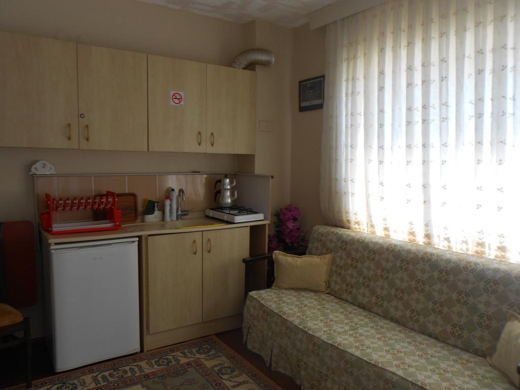 Irmak Family Pension & Apartments Ечеабат Стая снимка