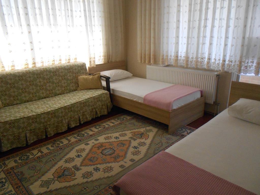 Irmak Family Pension & Apartments Ечеабат Стая снимка