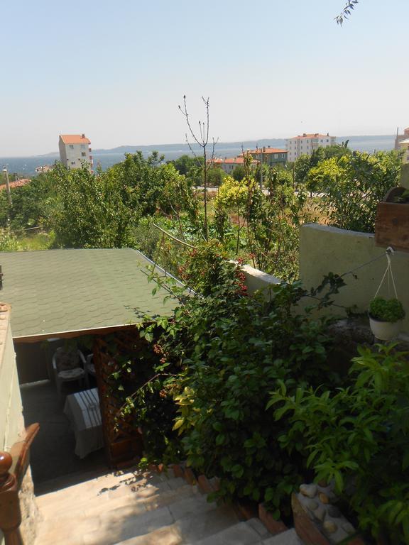 Irmak Family Pension & Apartments Ечеабат Стая снимка