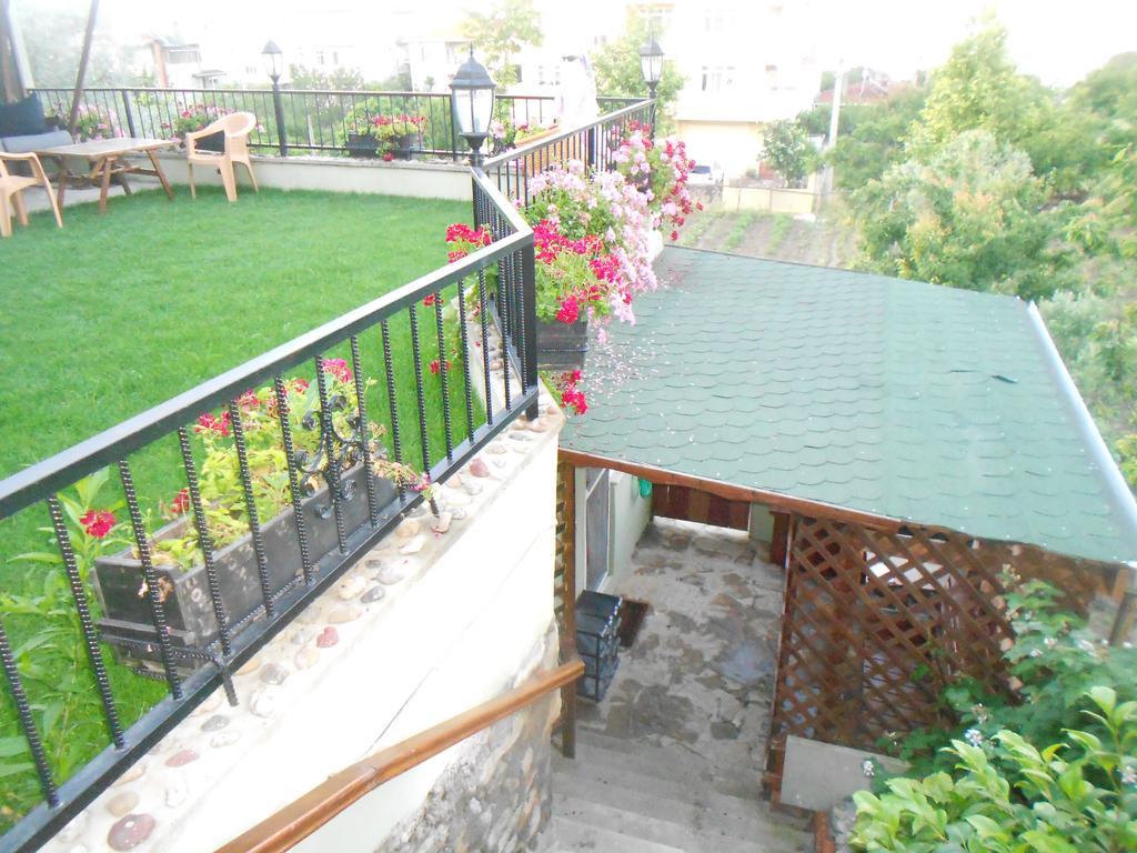 Irmak Family Pension & Apartments Ечеабат Екстериор снимка