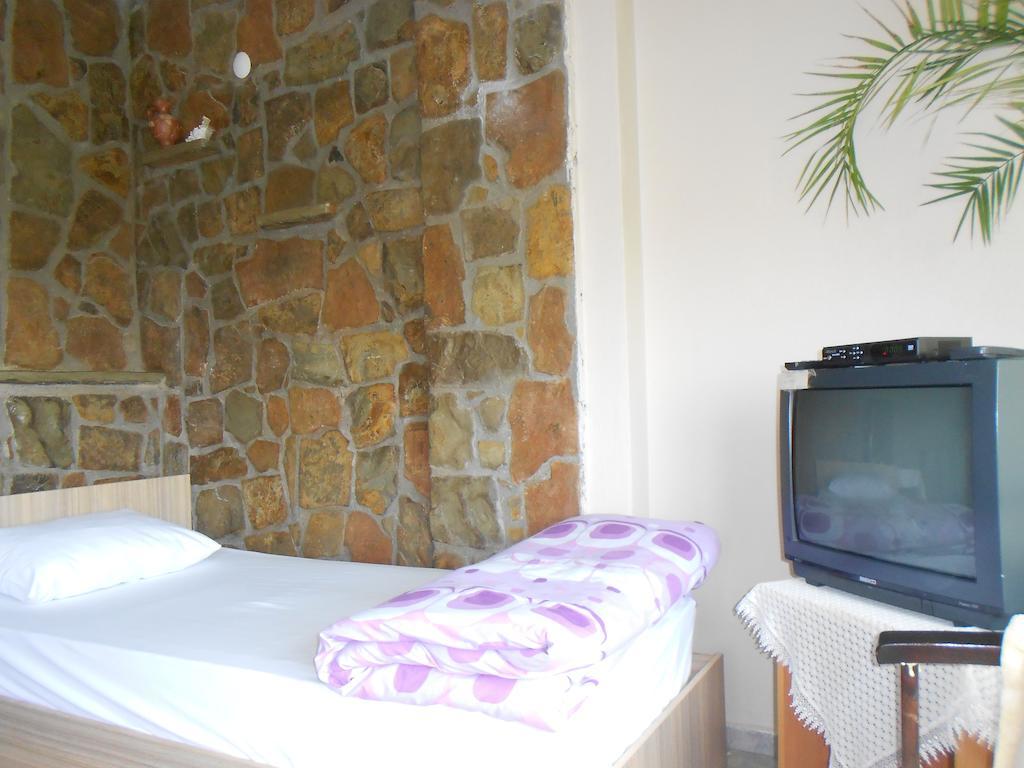 Irmak Family Pension & Apartments Ечеабат Стая снимка