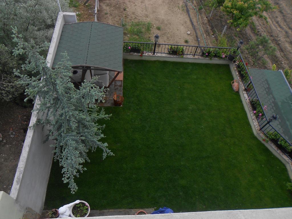 Irmak Family Pension & Apartments Ечеабат Екстериор снимка